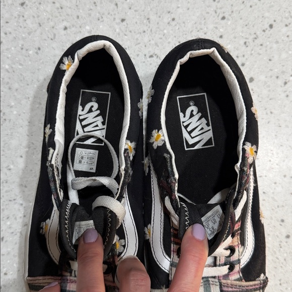 Vans Black and Plaid Sneakers with Floral Accents - Picture 6 of 7